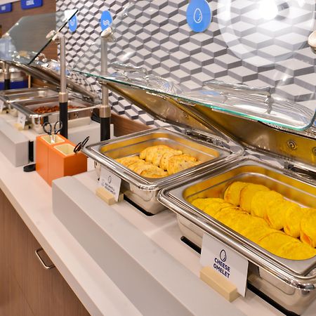Holiday Inn Express & Suites - West Edmonton-Mall Area By Ihg Exteriör bild