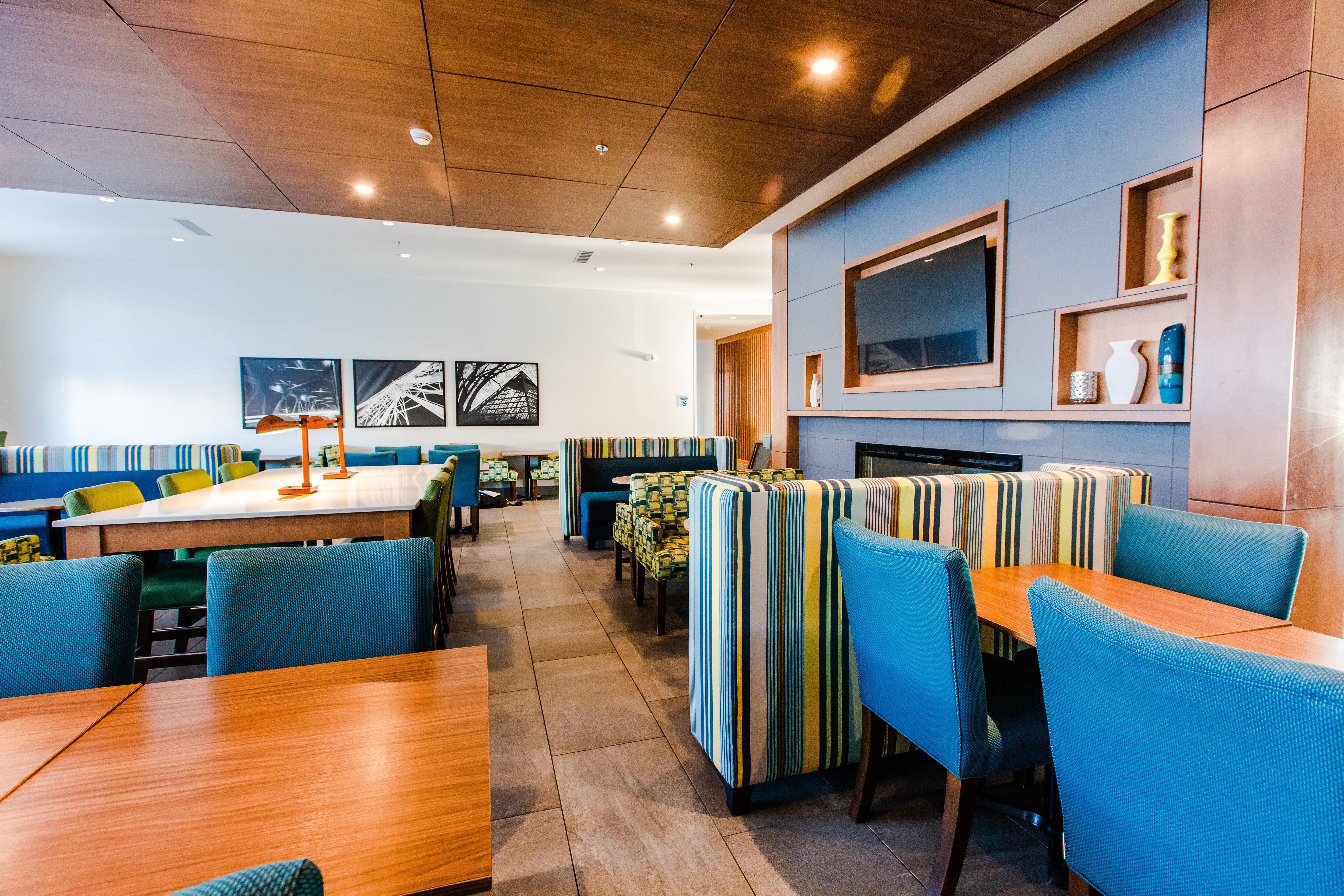 Holiday Inn Express & Suites - West Edmonton-Mall Area By Ihg Exteriör bild