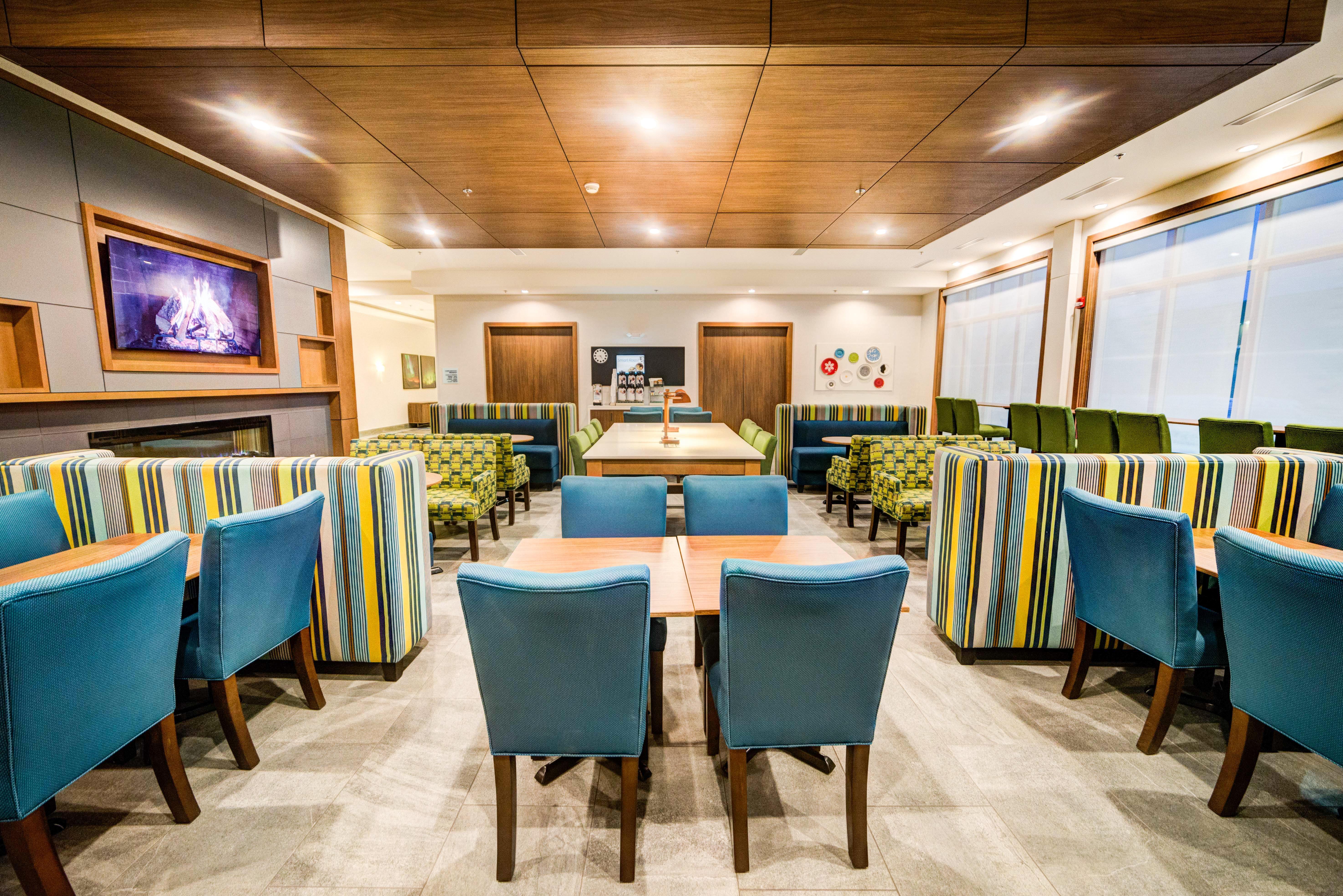 Holiday Inn Express & Suites - West Edmonton-Mall Area By Ihg Exteriör bild