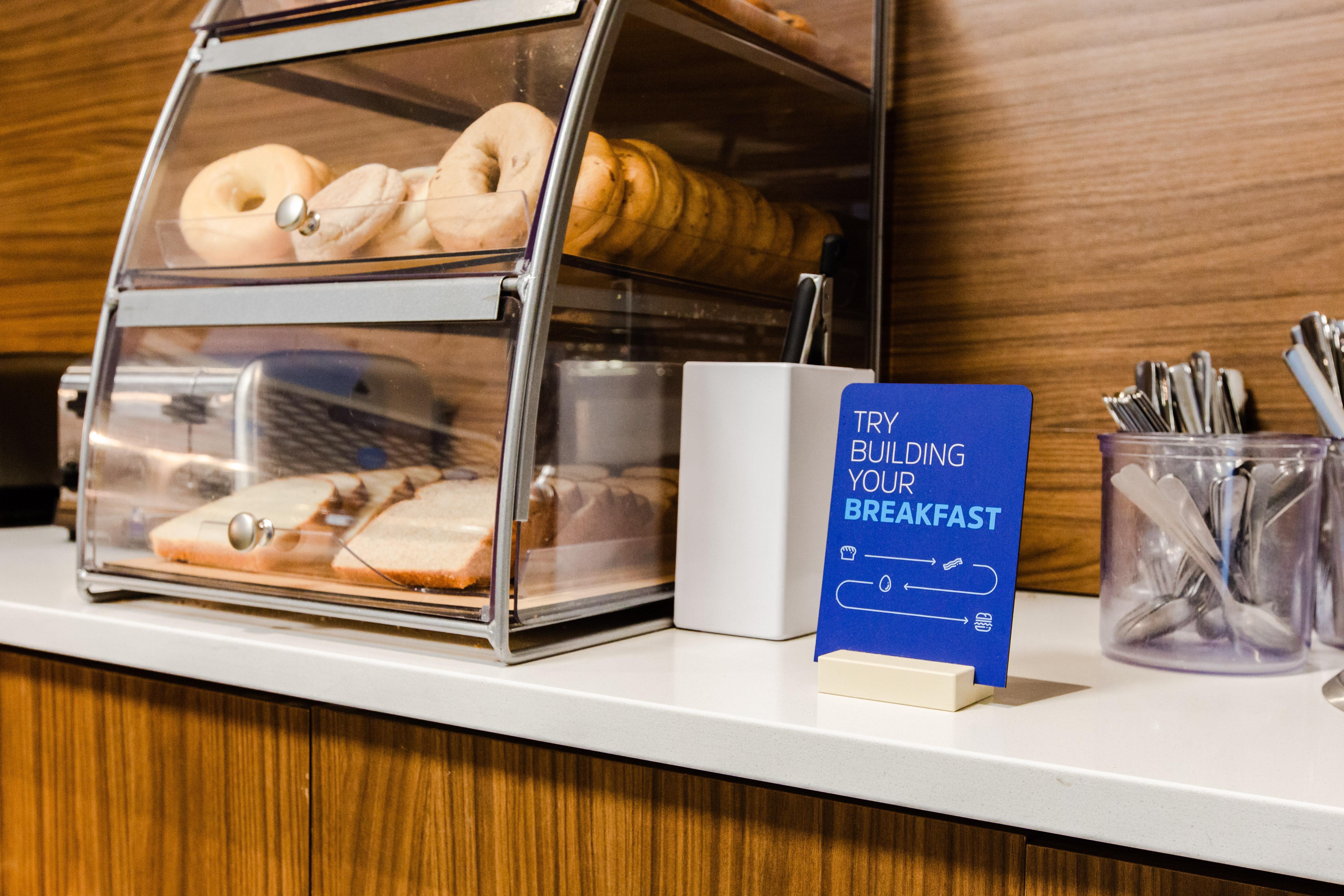 Holiday Inn Express & Suites - West Edmonton-Mall Area By Ihg Exteriör bild